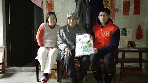 积极整合社会爱心资源，为残疾人实现新春圆梦